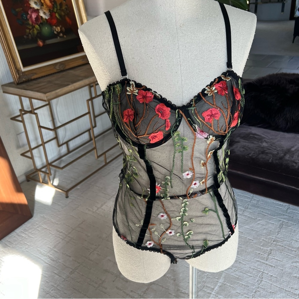 Sexy Bodysuit Embroidered Flower Mesh Size Large - Picture 7 of 7
